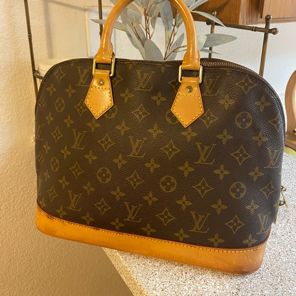 Louis Vuitton Alma p.m.
